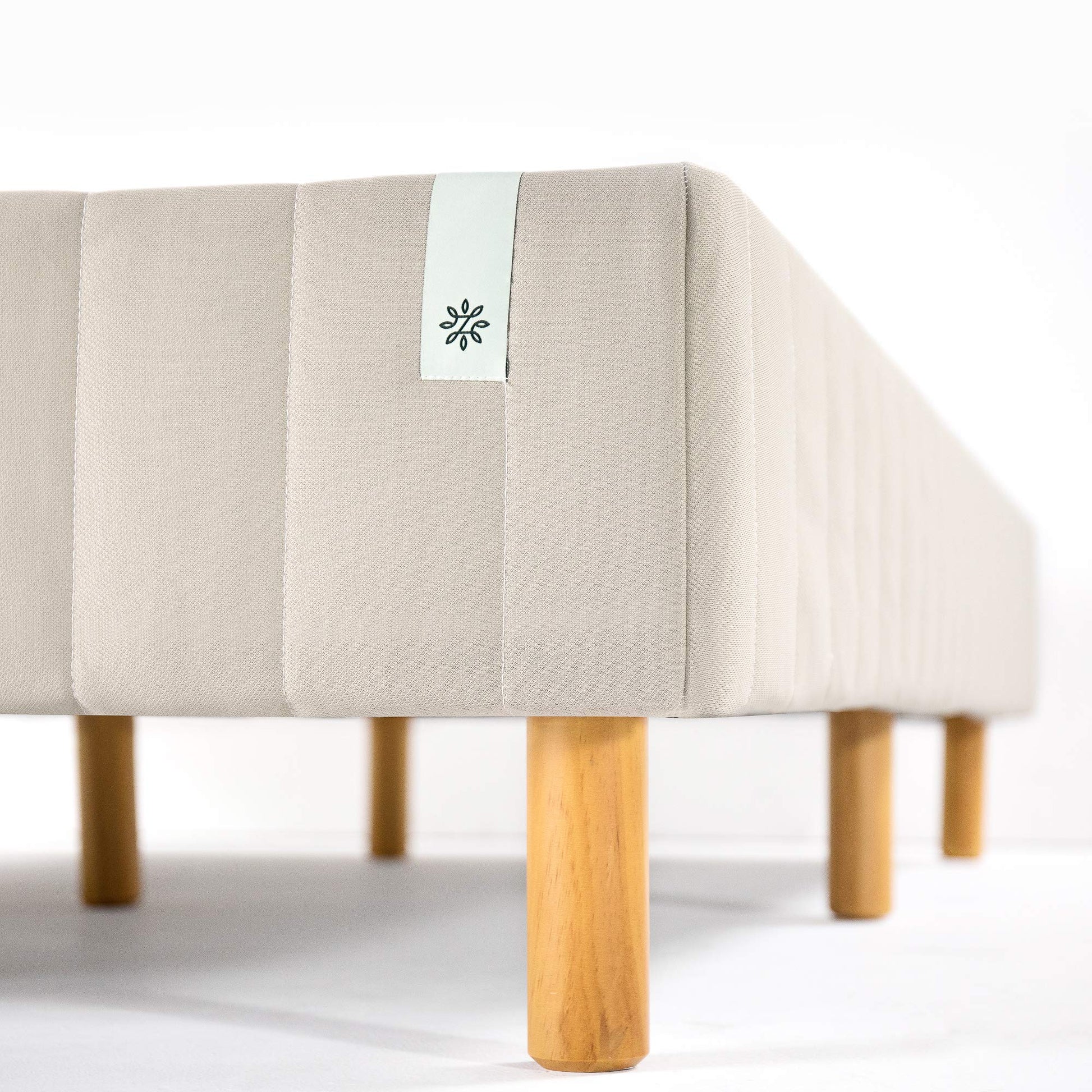 ZINUS GOOD DESIGN Award Winner Justina Metal Mattress Foundation, 16 Inch Platform Bed, No Box Spring Needed, Grey,King